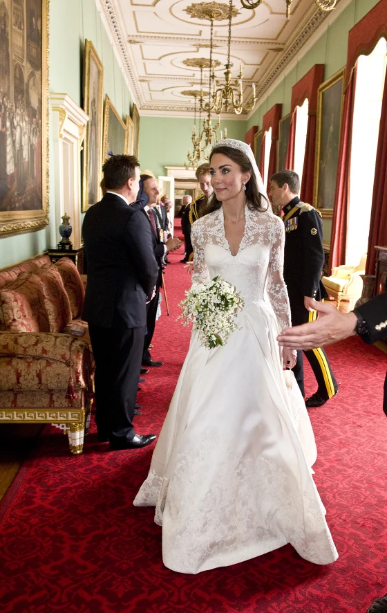 Kate middletons wedding dresses: A Celebration of Elegance缩略图