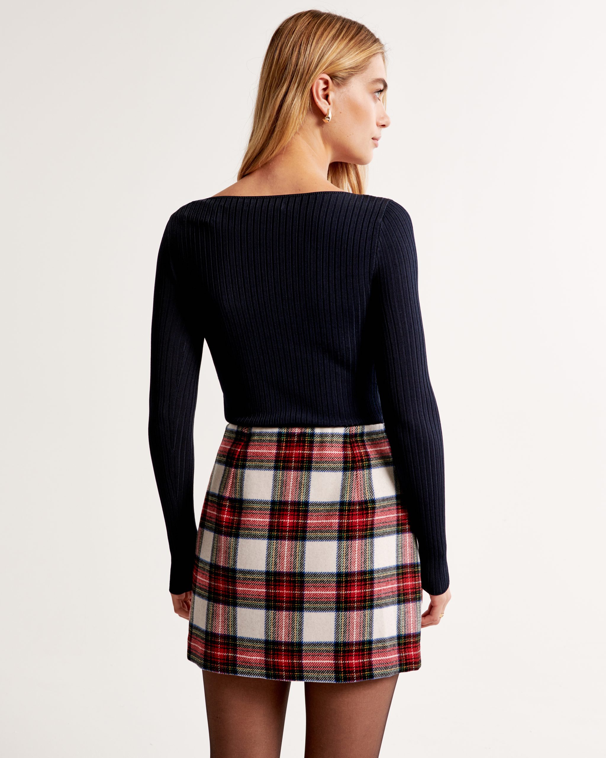 Wool skirts: Elevate Your Wardrobe with Timeless Elegance”插图